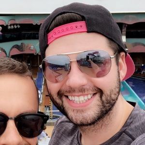 Meet your Posher, Clint